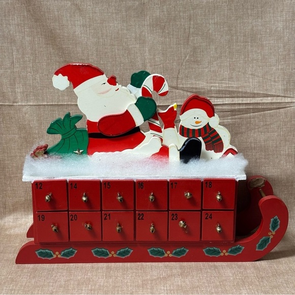Santa’s Christmas Sleigh Wooden Advent Calendar Countdown  Decor 24 Drawer’s - Picture 4 of 8